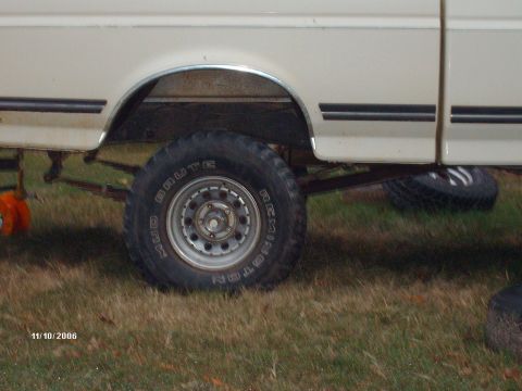 1990 Ford F-150 - rear tire location after shackle flip