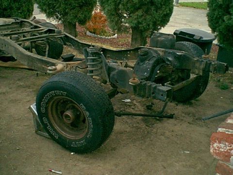 1983 Ford Bronco - well at the end of our day here is the front end.