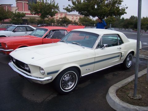 2002 Ford Mustang “02 Zinc Yellow GT”