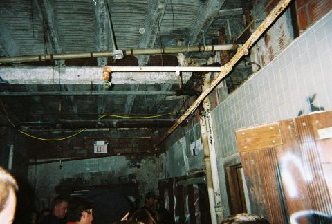 1991 Ford Probe - Single orb above us in the hallway.