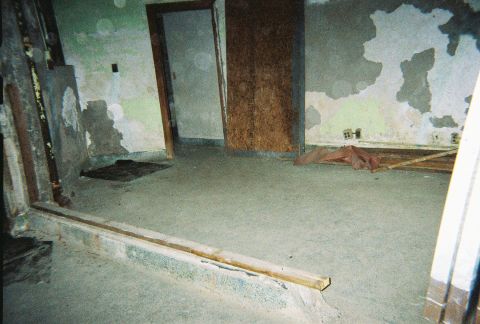 1991 Ford Probe - Orbs in a room.