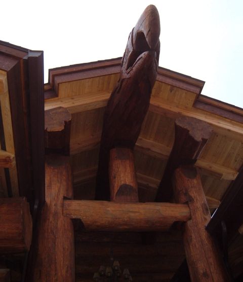 2006 Ford E350 - Eagle's head carved out of a log at a home in Big Sky.