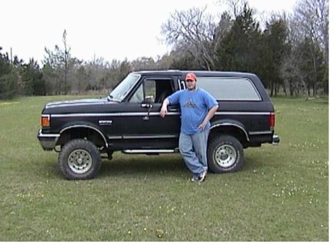 1990 Ford Bronco - 4" lift with 31" tires