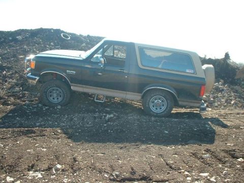 1988 Ford Bronco - flexin out before i removed everything