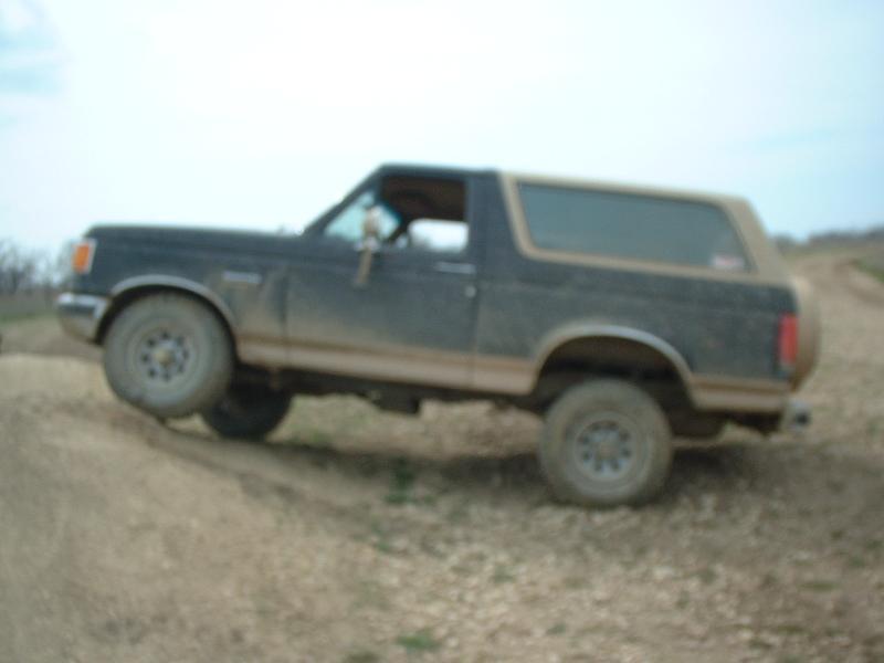 MAN THOSE TIRES ARE TOO SMALL!!!  once again i am flexin my baby out, can you tell i like to do this?