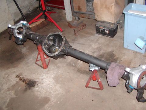 1991 Ford Bronco - SAS axel. 78 d44 HP... awaiting carrier to finish off the 4.10 install