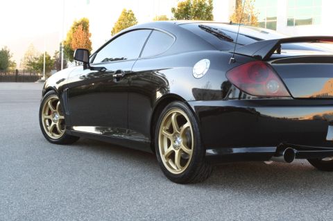 2003 Hyundai Tiburon photo