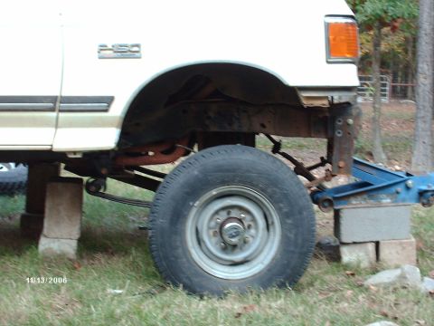 1990 Ford F-150 - just a look at where it will sit with 31's