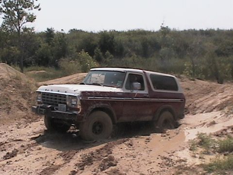1988 Ford Bronco - don gettin a little bit of mud action!!!