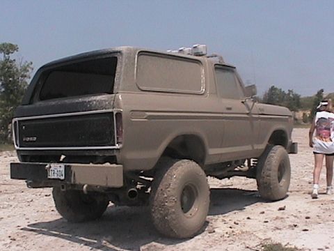 1988 Ford Bronco - 460 got into a little bit of mud