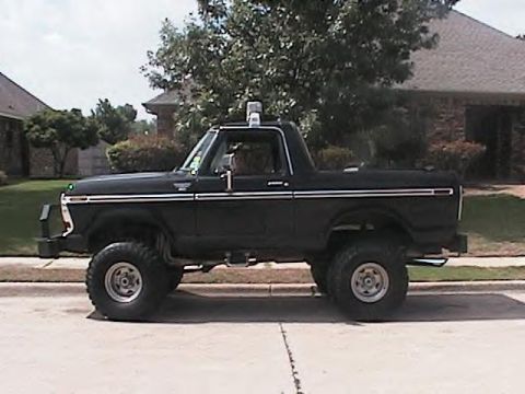 1988 Ford Bronco - 460 Bronco 79 with 7 inches of lift and 36 inch tsl's, pretty clean bronco, if only the technical problems would go away!!