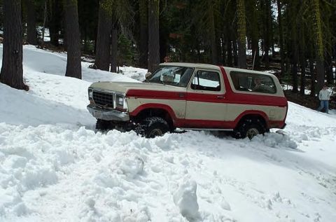 1988 Ford Bronco - don "jopes" 78 4 inch lift 35 inch bfg muds a whole bunch of stuff removed, this guy is no stranger to body damage
