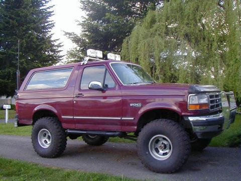1988 Ford Bronco - Grizzly 6 inch superlift 36 inch tsls lightbar with 4 KC lights