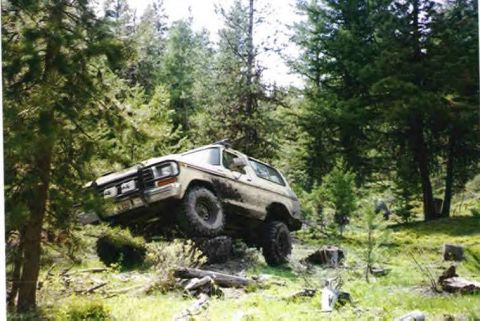 1988 Ford Bronco - muddinmike no specs but it is a 78-79 that looks pretty nice to me! i know one thing, it can flex!
