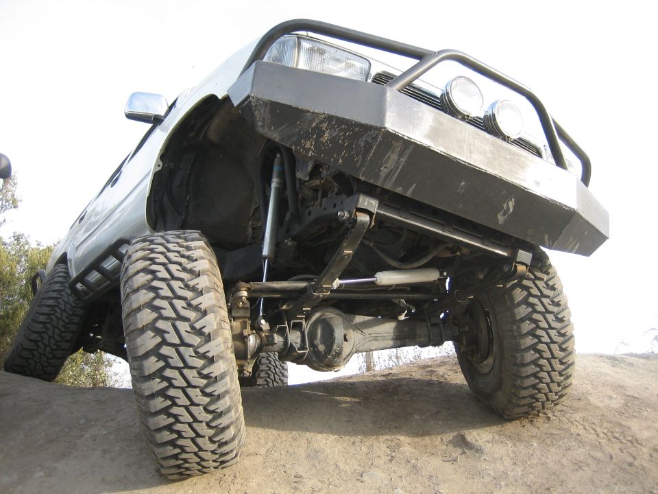 1993 Toyota 4Runner front suspension and aftermarket bumper
