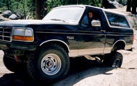 1988 Ford Bronco - bigdave no specs here either, but it looks like he knows how to use it!!!