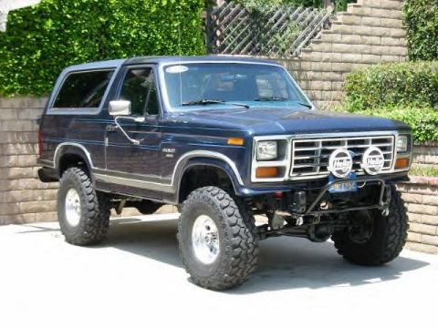 1988 Ford Bronco - chris85xlt 4 inch suspension lift 1 inch body lift 35 inch ssr's very nice bronco that gets used well!!!