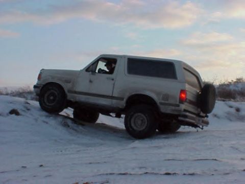 1988 Ford Bronco - bad 87 i think he is runnin 33's, otherwise stock