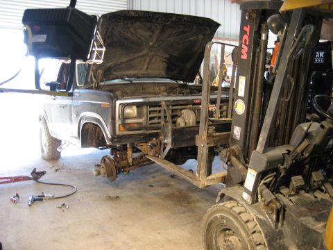 1986 Ford Bronco - taking front end apart