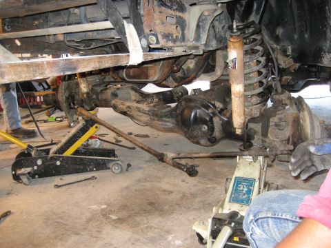 1986 Ford Bronco - front end coming out