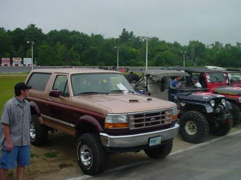 1988 Ford Bronco - a rig found at a show that is SWEET lookin!!!