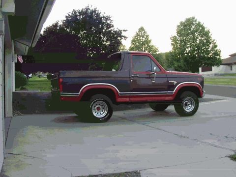 1988 Ford Bronco - big mike c,milemarker hubs, ford 9 inch with a mni-spool, and a lot of good plans for her!!!