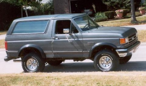 1988 Ford Bronco - broncasaurus after body lift - side