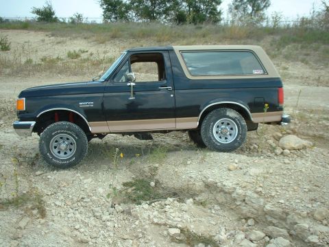 1988 Ford Bronco - flexed out coming down the same section
