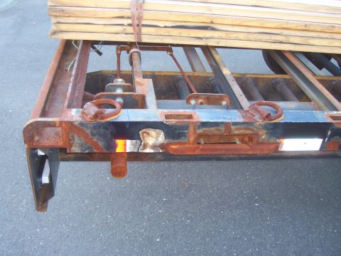 1979 Ford F-350 - right rear of trailer
