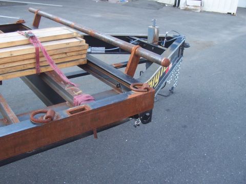1979 Ford F-350 - stop rail on front of deck
