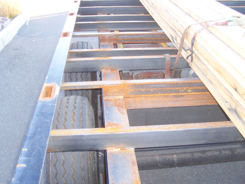 right side of trailer, looking back from front