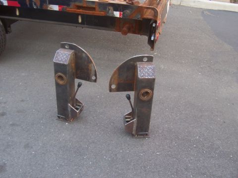 1979 Ford F-350 - both right and left rear support jacks. These will take all the strain off the tow vehicle, hitch, and trailer frame by supporting the rear…