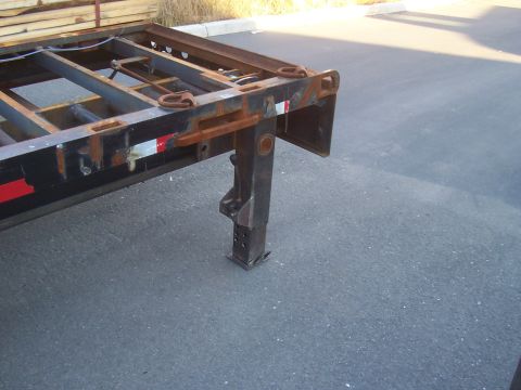 1979 Ford F-350 - rear support jack dropped down to the ground, and locked in place