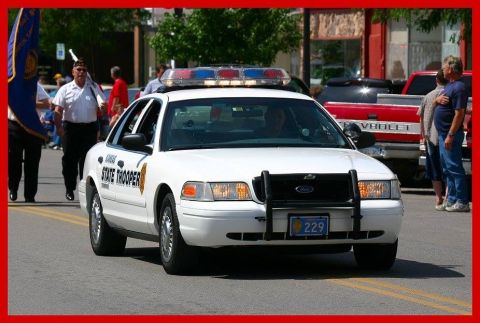 2001 Ford Crown Victoria - Perhaps the closest example of what my P71 looked like while in service.