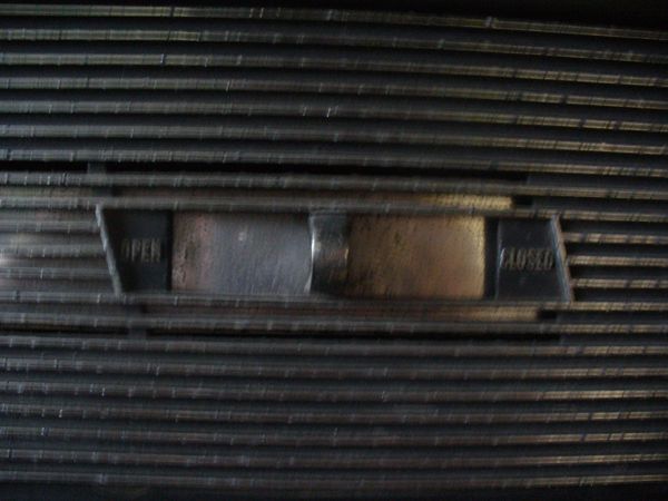 Grille with open and closed labels