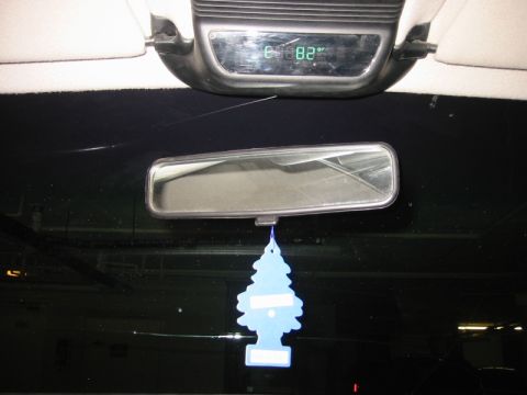 2000 Jeep Cherokee - Needle in place. Note that it's important to use the 'New Car' scented trees - other aromas are not accurate enough.