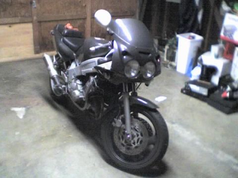 1990 Yamaha FZR600 “Yamaha FZR600”