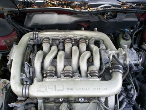 1995 Ford Taurus - Close-up view of the SHO 24 VALVE DOHC engine intake manifold.