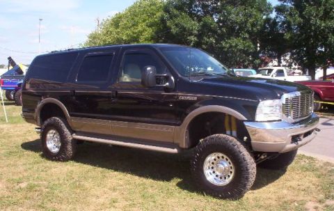 2000 Ford Excursion photo
