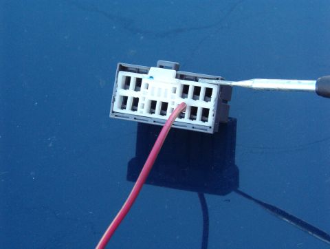 1999 Ford Crown Victoria - To add or remove pins from this style of connector, the white locking plate must be moved up one notch.
