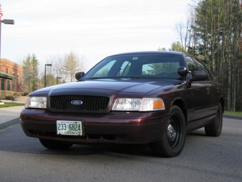 1991 Ford LTD Crown Victoria - This Ford Crown Victoria has a grille and headlight design consistent with models from 2001-2011.