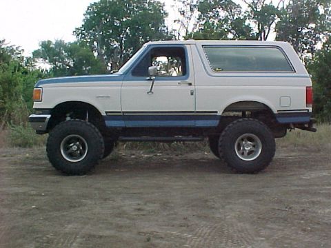 1990 Ford Bronco - 6" susp. with 3" body lift