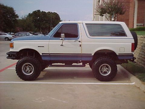 1990 Ford Bronco - SIDEVIEW 9" LIFT