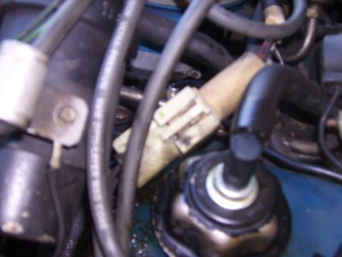 1982 Ford LTD Crown Victoria - Connector coming from fuel flow sensor