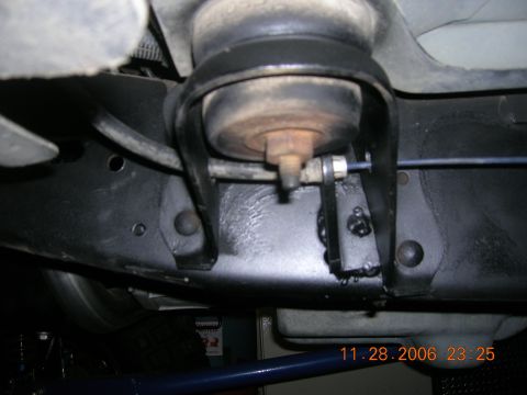 1996 Ford Bronco - A close-up view of a vehicle's undercarriage suspension system, dated November 28, 2006.