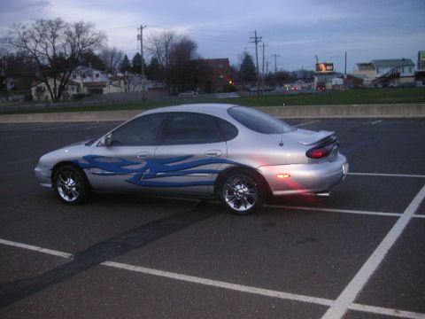 1999 Ford Taurus photo