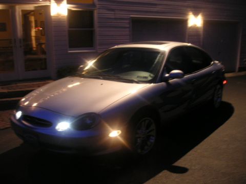 1999 Ford Taurus photo