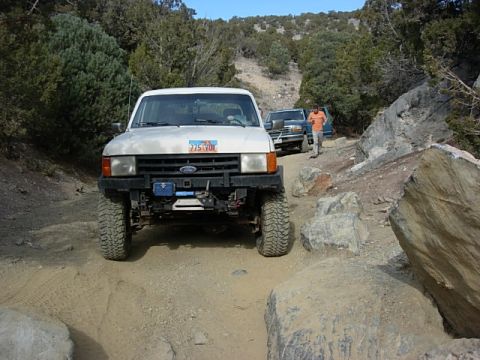 1987 Ford Bronco - Tanja spotting herself
