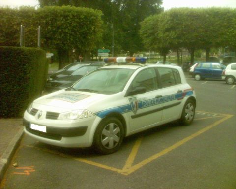 1991 Ford Crown Victoria - city of Claye Souilly/France, Renault Megane II