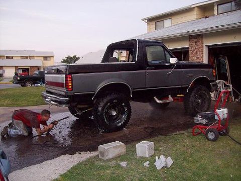 1998 Ford Bronco photo